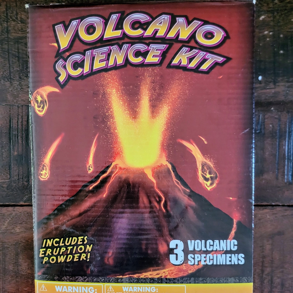 Discovery Volcano Science Kit - Red and Orange